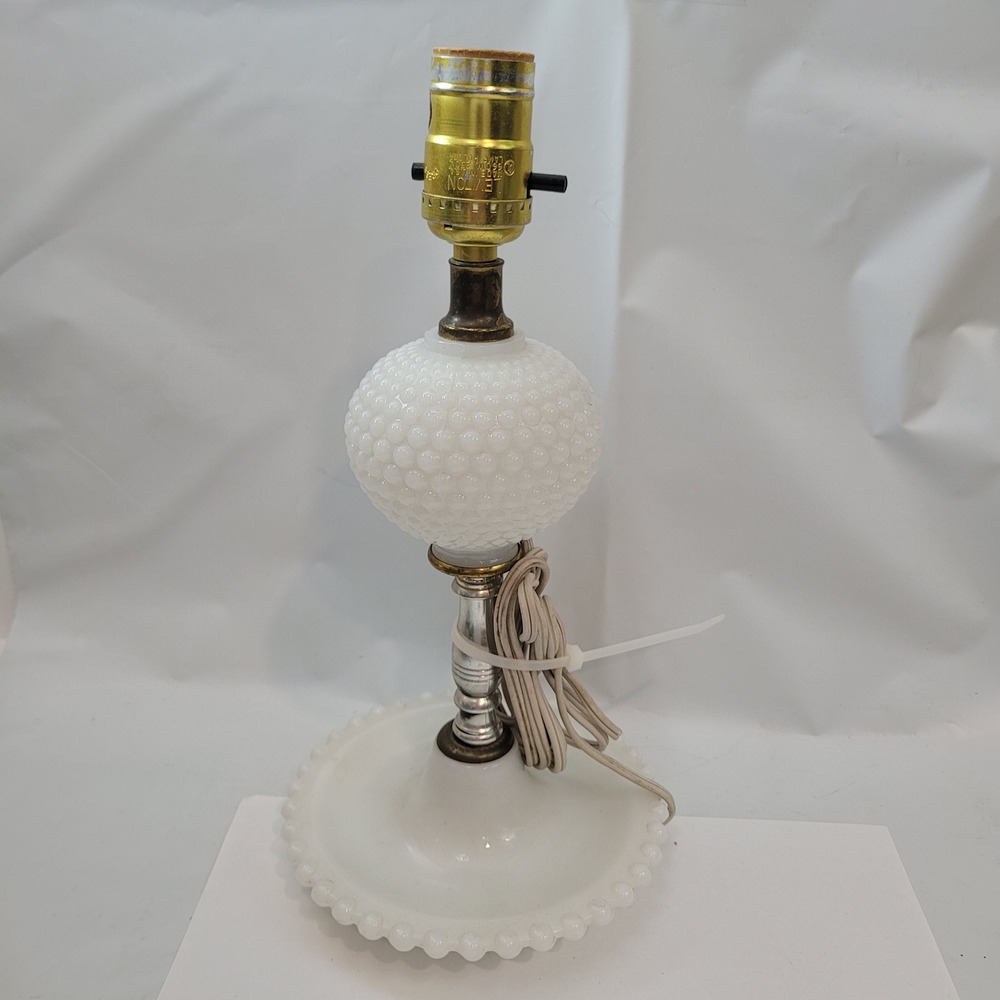 Fenton Milk Glass Hobnail Vintage Table Lamp‎ White Beaded Base Leviton Socket